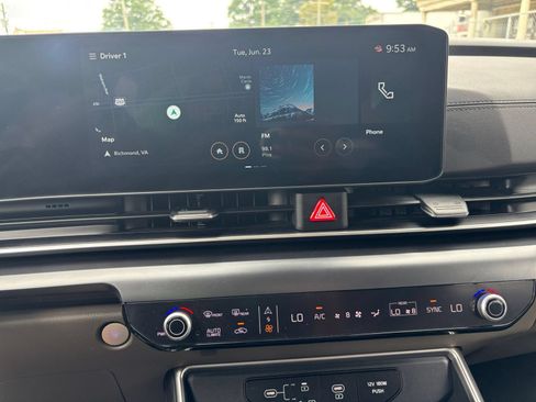 Used 2026 Kia Carnival FWD image 17