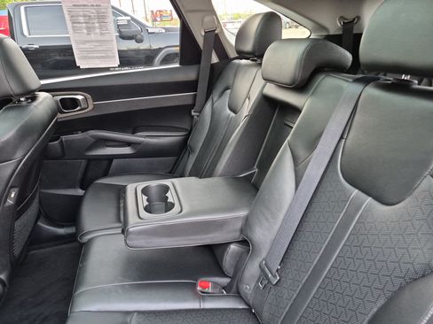 Used 2023 Kia Sorento S w/ Panoramic Sunroof Package AWD/4WD image 18