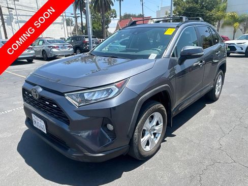 Used 2019 Toyota RAV4 XLE w/ Carpet Mat Package FWD image 10