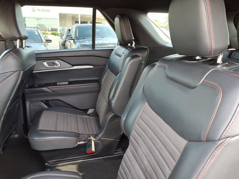 Used 2025 Ford Explorer ST-Line AWD/4WD image 14