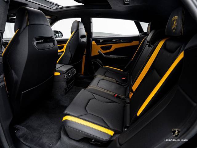 Used 2025 Lamborghini Urus SE AWD/4WD image 48
