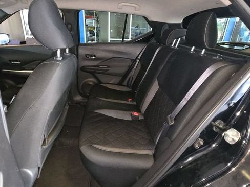 Used 2019 Nissan Kicks SV w/ Exterior Package FWD image 21