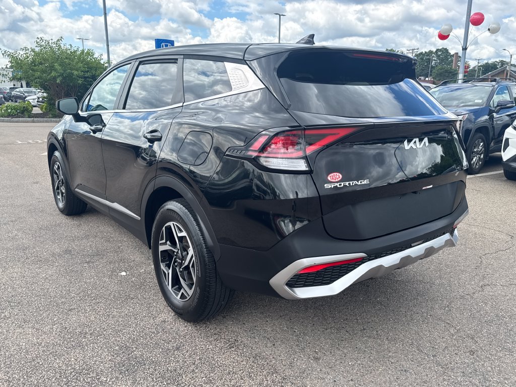 Used 2024 Kia Sportage LX AWD/4WD image 5