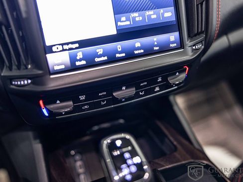 Used 2021 Maserati Levante S GranLusso image 30