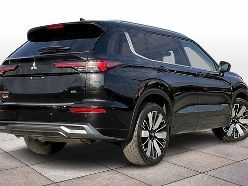 Used 2025 Mitsubishi Outlander SEL image 12