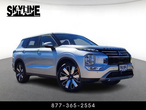 New 2025 Mitsubishi Outlander SE image 1