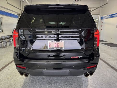 Used 2025 Chevrolet Suburban RST w/ Comfort Package image 10