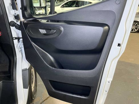 Used 2025 Mercedes-Benz Sprinter 2500 image 10