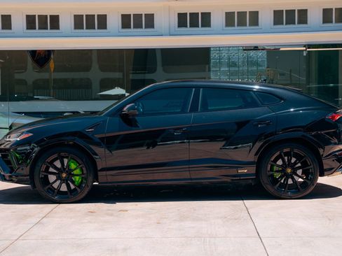 Used 2024 Lamborghini Urus S AWD/4WD image 18