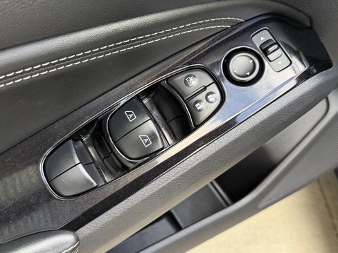 Used 2020 Nissan Altima 2.5 SV FWD image 17