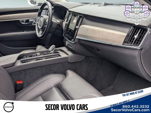 Used 2025 Volvo V90 B6 Cross Country Ultra AWD/4WD image 27