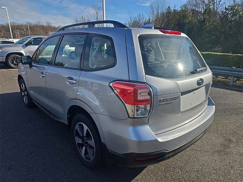 Used 2018 Subaru Forester 2.5i w/ Alloy Wheel Package image 6