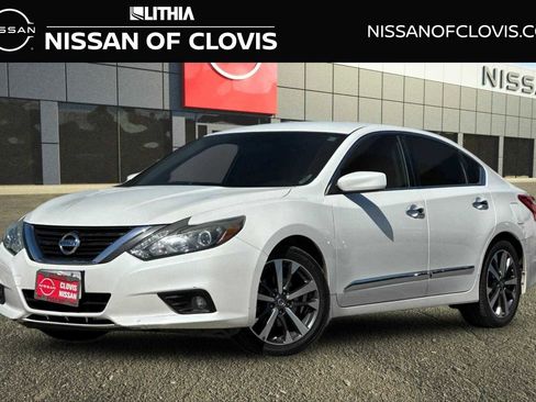 Used 2016 Nissan Altima 2.5 SR w/ LED Appearance Package image 1