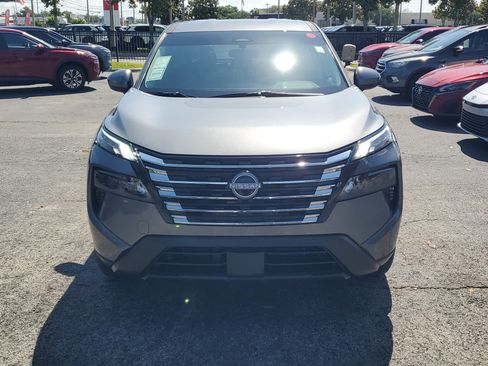 Certified 2026 Nissan Rogue SV FWD image 2