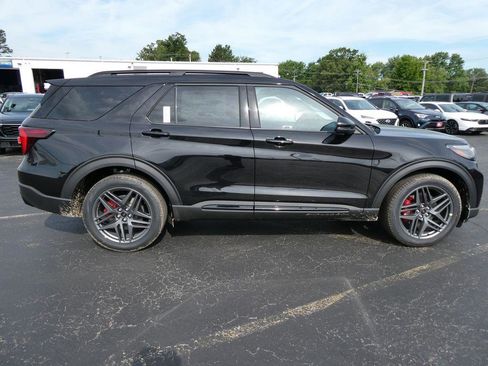 New 2026 Ford Explorer ST AWD/4WD image 2