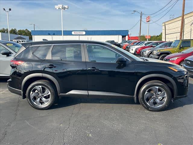 Used 2026 Nissan Rogue SV FWD image 2