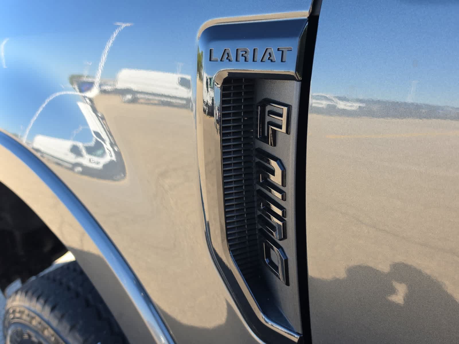 Used 2020 Ford F250 Lariat w/ Tremor Off-Road Package AWD/4WD image 16