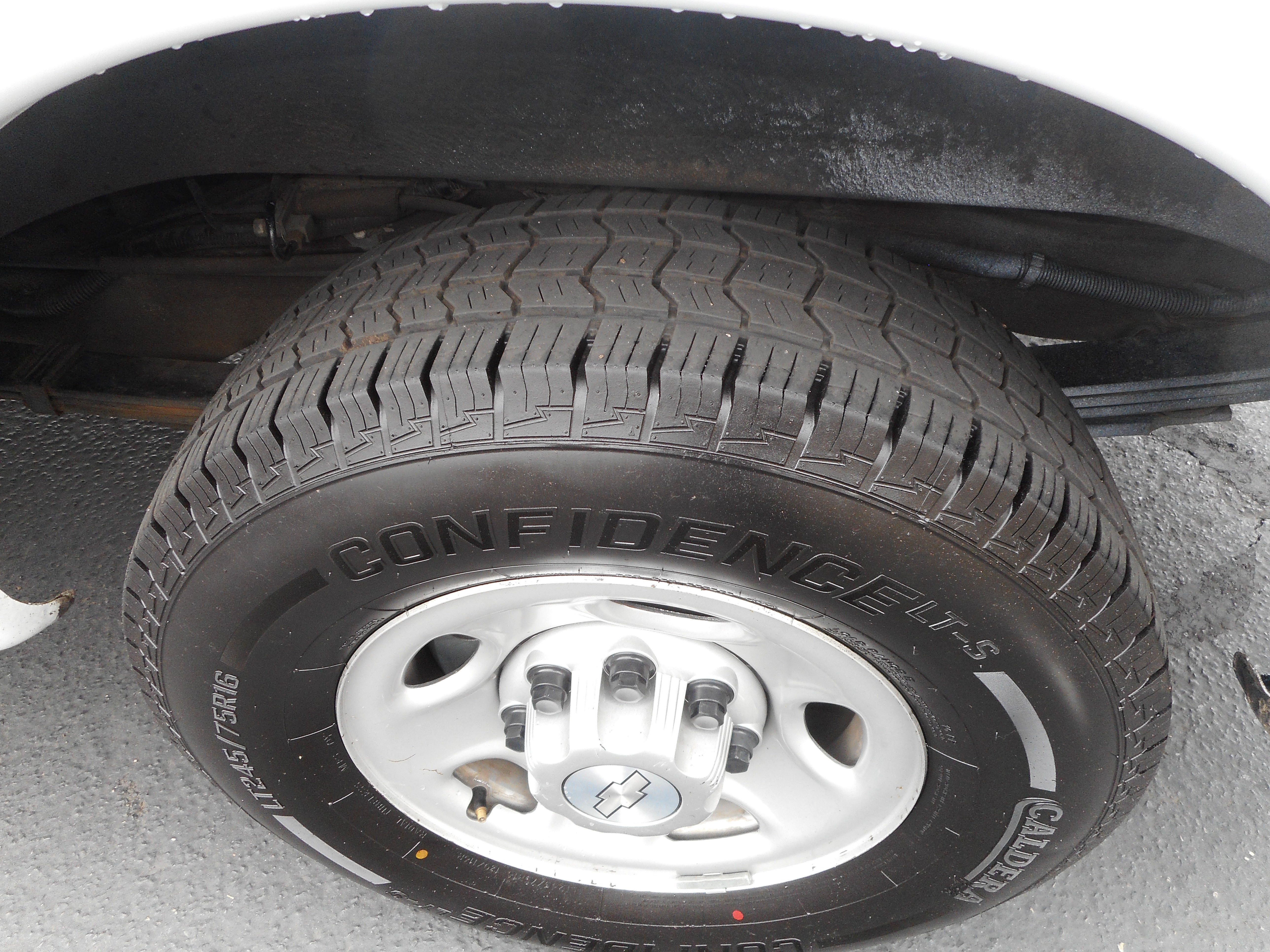 Used 2016 Chevrolet Express 2500 RWD image 11