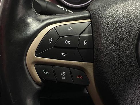 Used 2015 Jeep Cherokee Latitude w/ Cold Weather Group AWD/4WD image 31