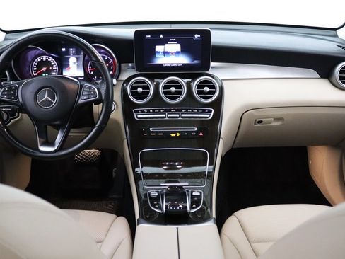 Used 2019 Mercedes-Benz GLC 300 4MATIC image 24
