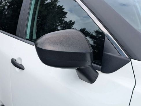 Used 2024 Nissan Rogue S AWD/4WD image 14