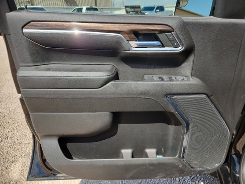 Used 2023 Chevrolet Silverado 1500 LT AWD/4WD image 12