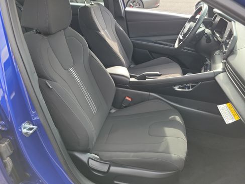 Certified 2025 Hyundai Elantra Sport image 19