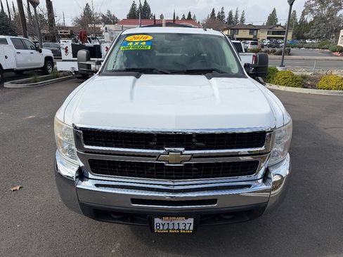 Used 2010 Chevrolet Silverado 2500 LT w/ Interior Plus Package image 3