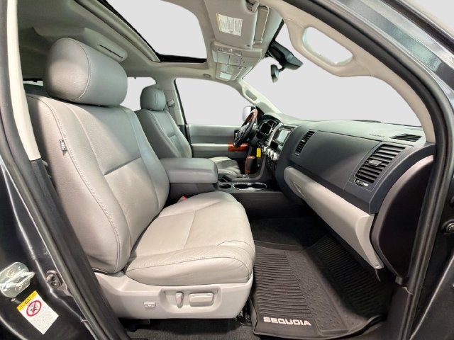 Certified 2019 Toyota Sequoia Platinum AWD/4WD image 28