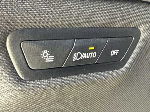 Used 2025 BMW iX xDrive50 w/ Premium Package image 28