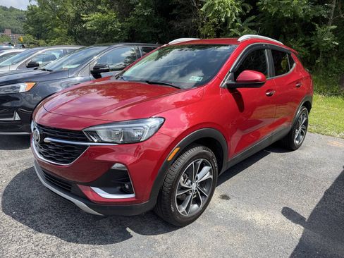 Used 2020 Buick Encore GX Select AWD/4WD image 2