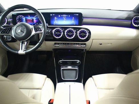 Used 2025 Mercedes-Benz CLA 250 4MATIC image 4