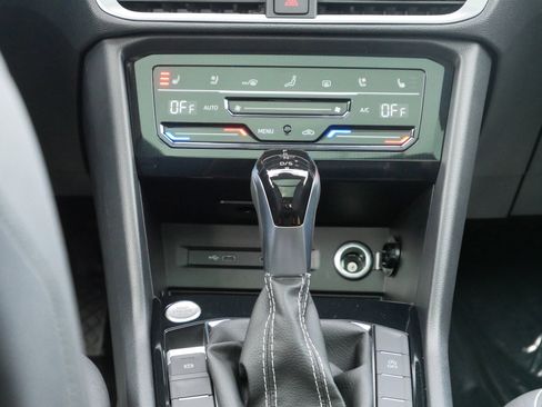 New 2026 Volkswagen Taos SEL image 10