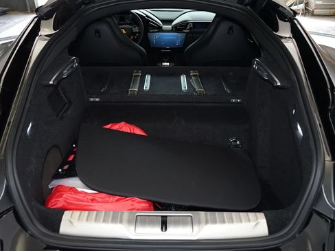 Used 2025 Ferrari 12Cilindri RWD image 40