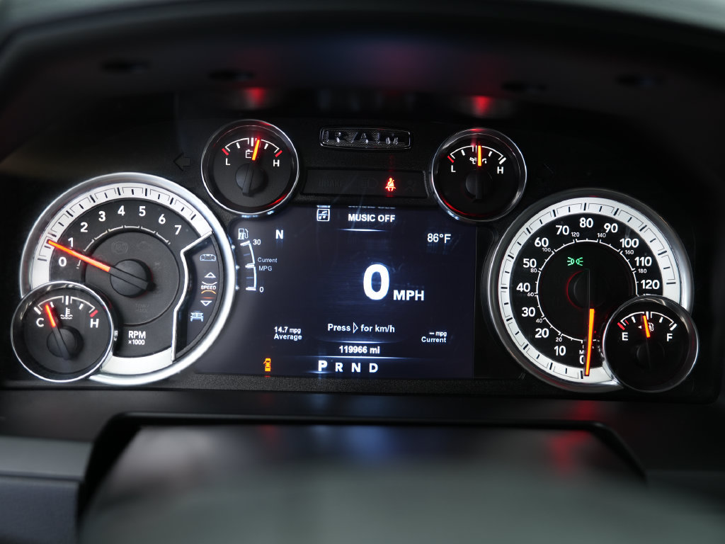 Used 2018 RAM 1500 Laramie w/ Convenience Group AWD/4WD image 16