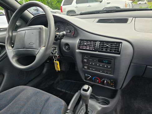 Used 2000 Chevrolet Cavalier LS w/ Preferred Equipment Group 2 FWD image 28