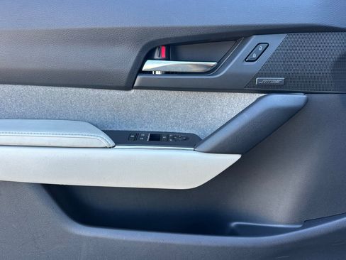 Used 2022 MAZDA MX-30 Electric w/ Premium Plus Pkg image 12