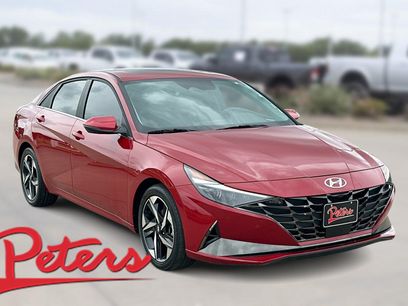Used 2023 Hyundai Elantra Limited w/ Preferred Accessory Package