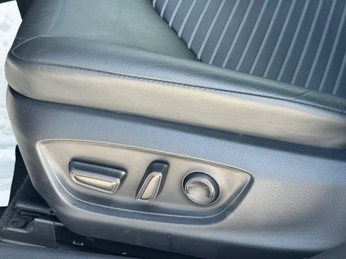 Used 2024 Toyota Camry SE image 12