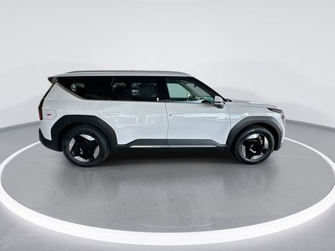New 2026 Kia EV9 Wind AWD/4WD image 9