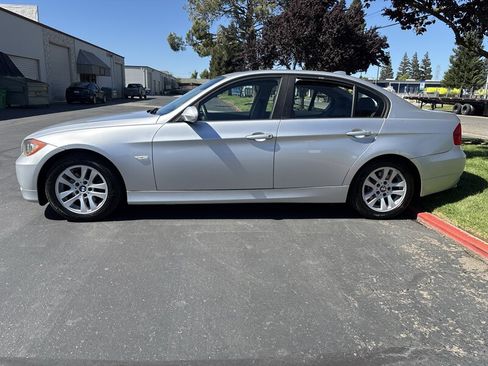 Used 2006 BMW 325i Sedan RWD image 8