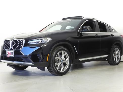 Certified 2023 BMW X4 xDrive30i w/ Convenience Package image 2