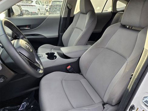 Used 2021 Toyota Venza image 19