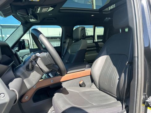 Used 2024 Land Rover Defender 110 X image 17