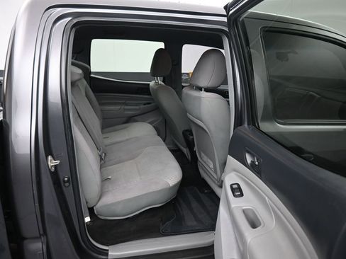 Used 2014 Toyota Tacoma Base w/ SR5 Package image 36