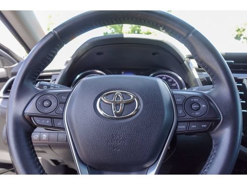 Used 2020 Toyota Camry SE FWD image 13