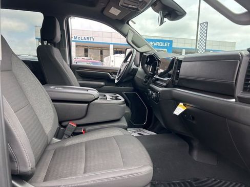 Used 2025 Chevrolet Silverado 2500 LT w/ Convenience Package AWD/4WD image 32