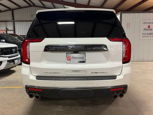 Used 2023 GMC Yukon Denali Ultimate AWD/4WD image 7