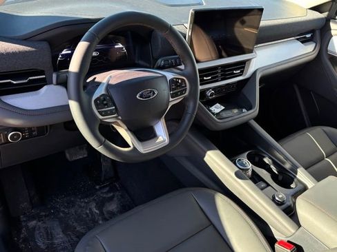 New 2026 Ford Explorer Active w/ Active Comfort Package image 9