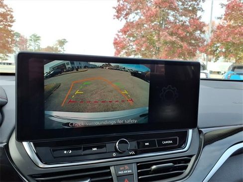 New 2025 Nissan Altima 2.5 SR w/ SR Premium Package image 16